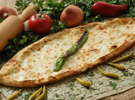 Kaşarlı Dinar Pidesi